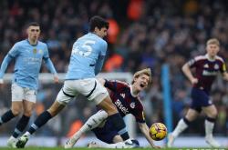 开云体育官网-西汉姆联球队士气高涨，成功摆脱连败困境