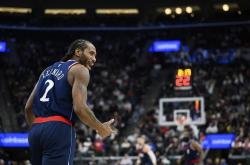 开云体育app-爵士血洗雷霆，伦纳德爆发神勇的简单介绍