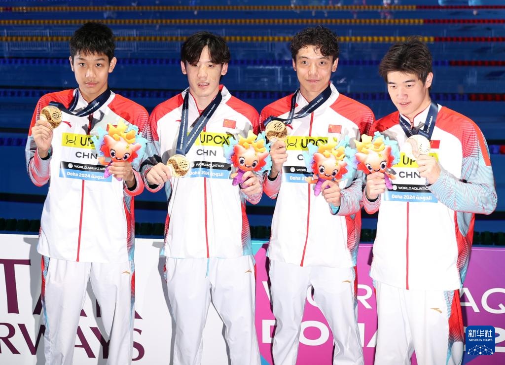 同心协力:中国游泳队携手晋级半决赛 同心协力:中国游泳队携手晋级半决赛