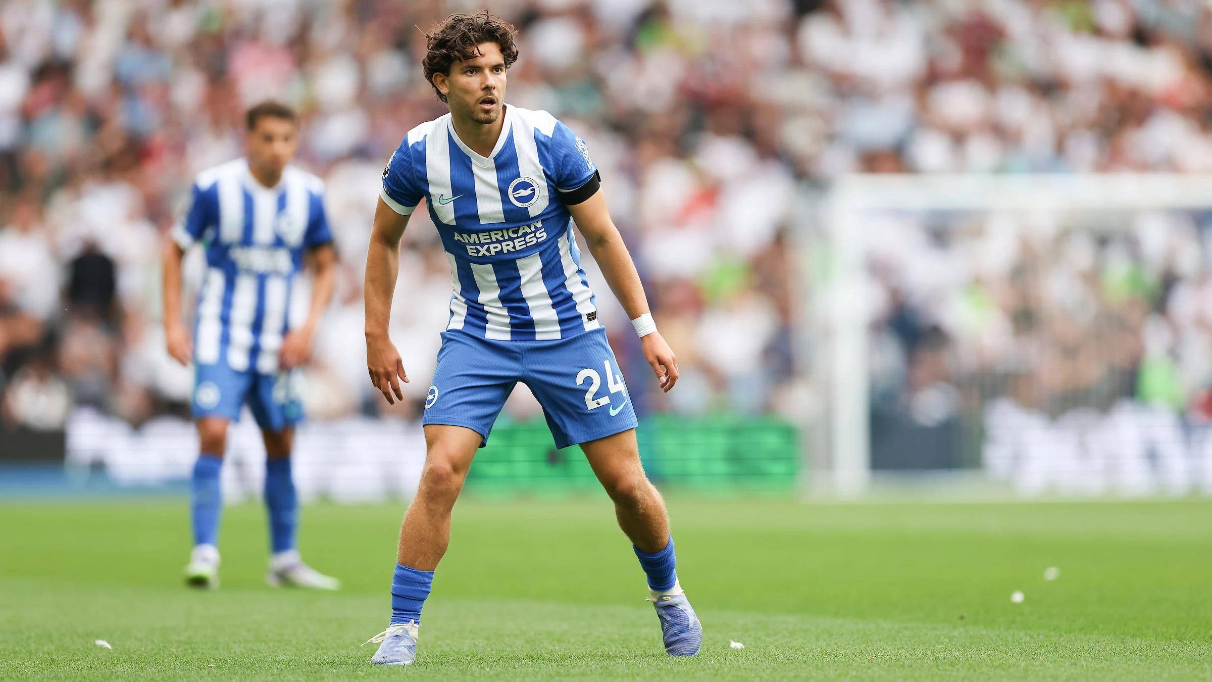 埃弗顿客场大胜布莱顿，士气大振