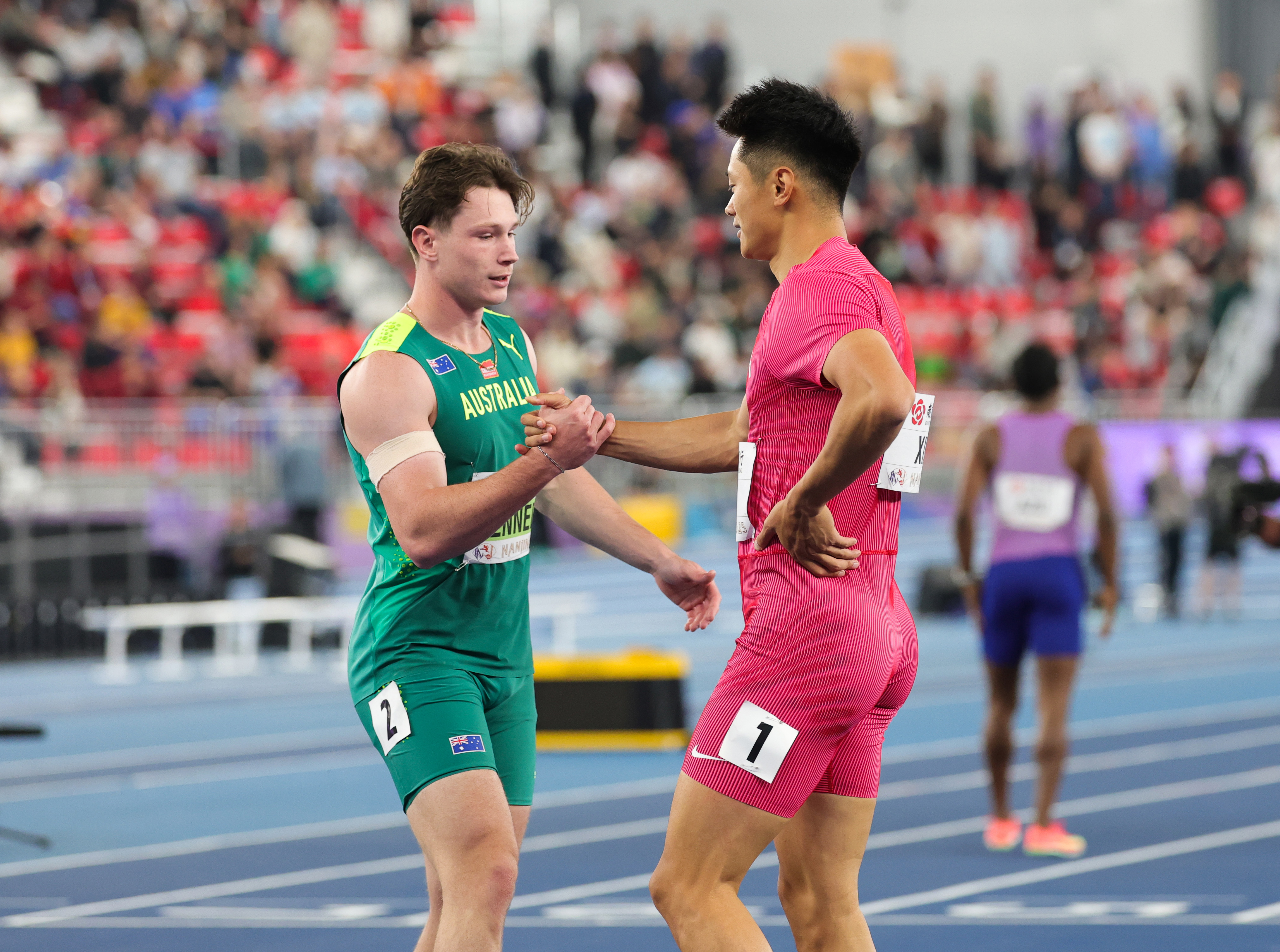 关于田径选手赛后落泪,背后故事感人的信息 关于田径选手赛后落泪,背后故事感人的信息